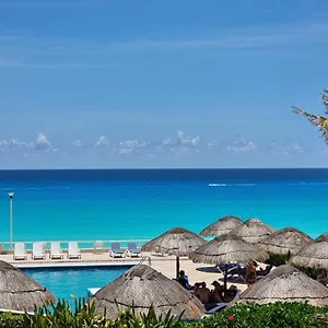 https://suite-brisas-cancun.quintano-roohotels.com